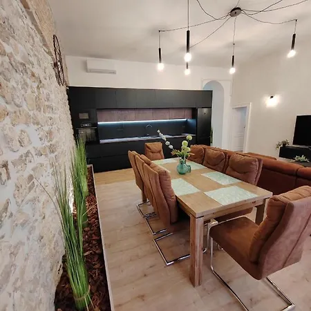 Town Square Ζαντάρ