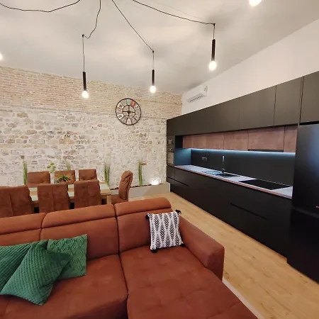 Town Square Apartman Zára