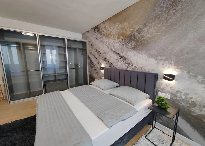 Town Square Apartman *