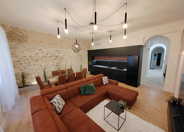 Town Square Задар